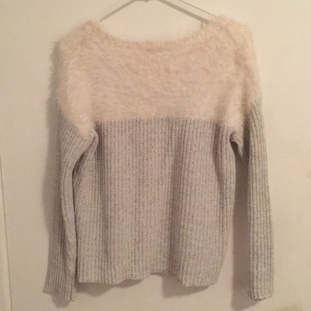 Vince Camuto Sweater - Picture 3 of 7